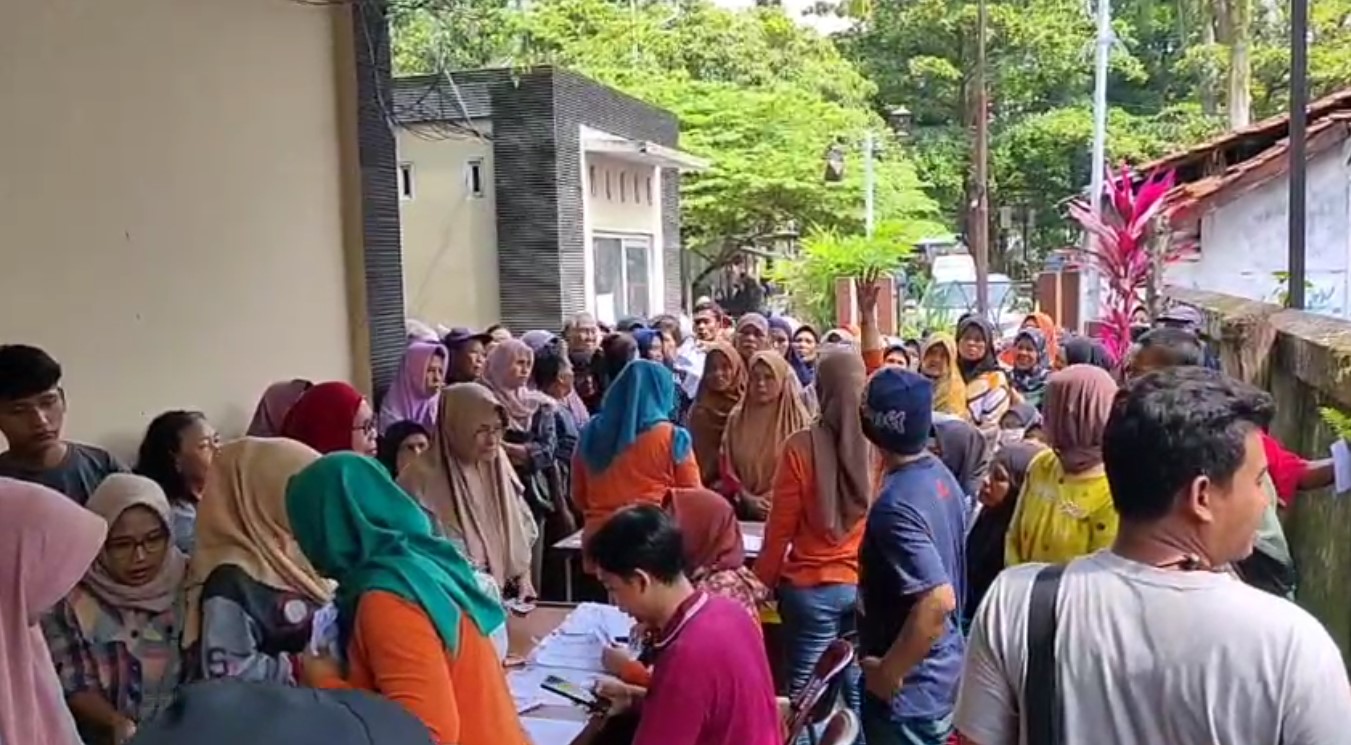 Mengapa Warga Cilacap Antre Berjam-jam untuk Cek Kesehatan Gratis di Jalan A. Yani?